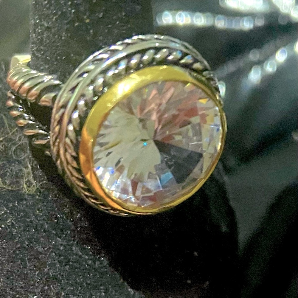 NEW Large Statement RING Gold/Silver NWT 

HUGE stone 
Brand New/ NWT
Brilliant